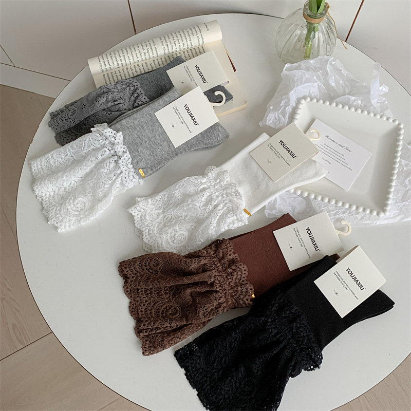 Chaussettes Mi-Mollet Élégantes À Empiècements De Dentelle Unie Image2