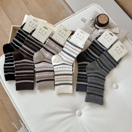 Chaussettes mi-mollet à rayures basiques