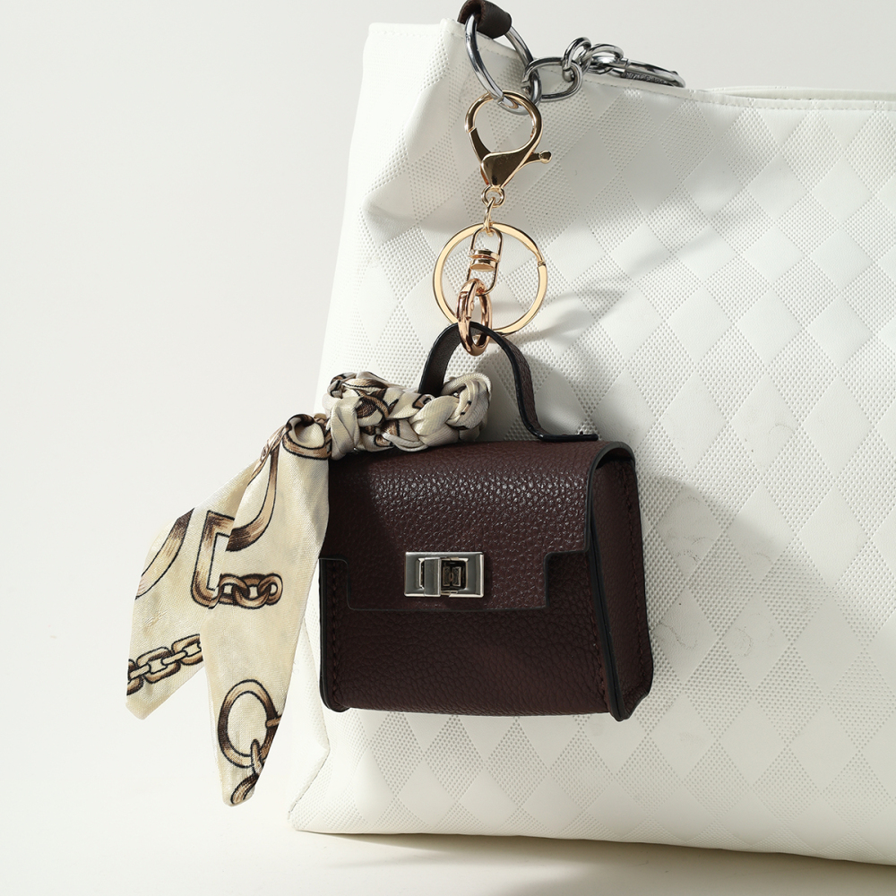 Breloques De Sac En Alliage Uni, Motif Nœud Papillon Quotidien, Série Simple, Étui À Écouteurs Image5