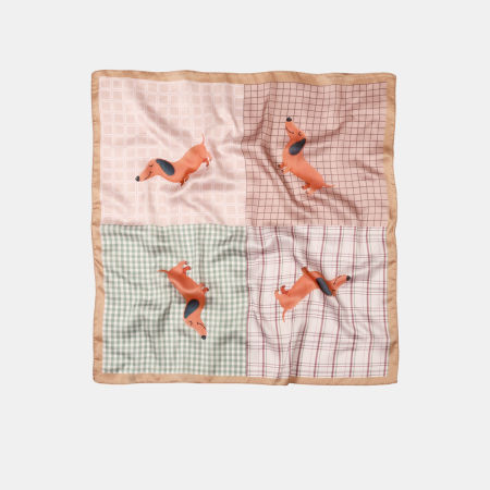 Bandana pour femme en polyester à carreaux avec un adorable teckel