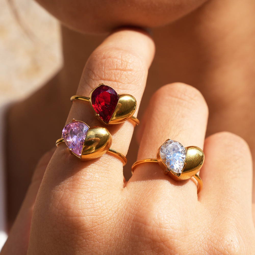 Bagues Simple Series Daily Heart En Acier Inoxydable Étanche Couleur Or Avec Zircon. Image3
