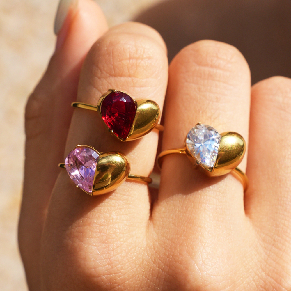 Bagues Simple Series Daily Heart En Acier Inoxydable Étanche Couleur Or Avec Zircon. Image4