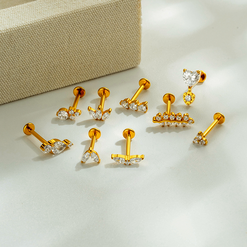 Boucles D'Oreilles Piercing Pour Femme, En Alliage De Titane Doré, Forme Cœur Et Feuille, Avec Zircon. Collection Simple. Image3