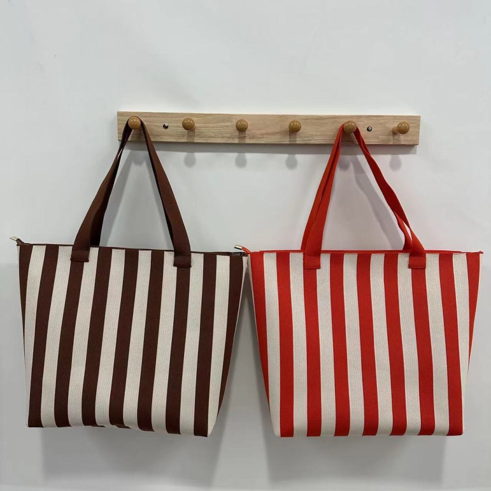 Sacs À Bandoulière Carrés Pour Femmes, Style Décontracté, À Rayures Tissées Et De Couleurs Mélangées, En Polyester. Image4