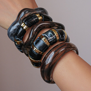 Bracelets Pour Femmes En Résine À Dégradé De Couleurs, Forme Irrégulière Et Style Rétro, Collection Simple h5 Image3