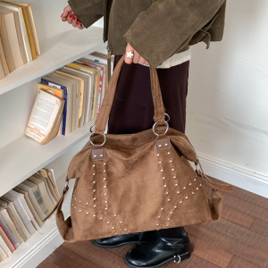 Sacs À Bandoulière Carrés Pour Femmes, Style Décontracté, Ornés De Clous Métalliques Et De Rivets En Daim Uni h5 Image7