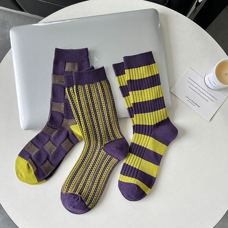 Chaussettes Mi-Mollet Pour Femmes, Légèrement Rebondissantes, À Rayures Décontractées, À Carreaux Bicolores Et À Blocs De Couleurs Contrastés. Image2