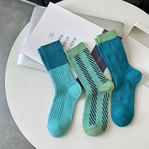 Chaussettes Mi-Mollet Pour Femmes, Légèrement Rebondissantes, À Rayures Décontractées, À Carreaux Bicolores Et À Blocs De Couleurs Contrastés. h5 Image3