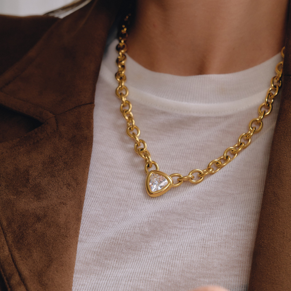 Colliers Pendentifs Pour Femmes En Acier Inoxydable, Couleur Or, Avec Zircon, Forme Triangle Simple Image3