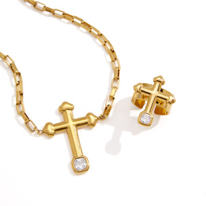 Ensembles De Bijoux Pour Femmes Simple Series Retro Cross En Acier Inoxydable Étanche Couleur Or Et Zircon h5 Image5