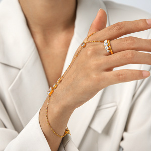 Bagues Pour Femmes Simple Series Daily Circle En Acier Inoxydable Étanche Couleur Or Avec Zircon Et Pierre Précieuse h5 Image4