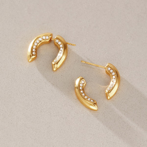 Boucles D'Oreilles Puces Pour Femmes Simple Series Daily Circle En Acier Inoxydable Étanche Couleur Or Avec Zircon h5 Image4