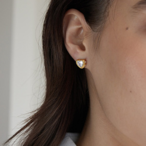 Boucles D'Oreilles Puces Pour Femmes, Forme Géométrique En Forme De Cœur, En Acier Inoxydable Étanche, Couleur Or Et Zircon. h5 Image4