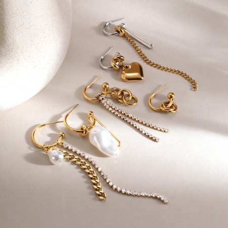 Boucles D'Oreilles Pendantes Pour Femme, Élégantes Et Raffinées, En Acier Inoxydable Doré, Forme Irrégulière Et Pompon, Avec Chaînette. Design Simple. 2