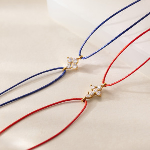 Bracelet Tressé Pour Femme En Acier Inoxydable Avec Croix Fleurie Et Zircon Doré h5 Image3