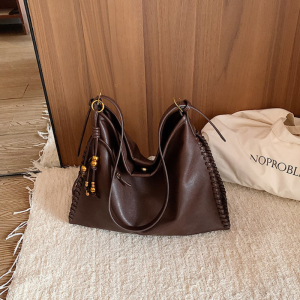 Sacs À Bandoulière Carrés Pour Femmes, Style Décontracté, Avec Détails Métalliques, Couleur Unie Et Pompon, En Pu Tissé. h5 Image5