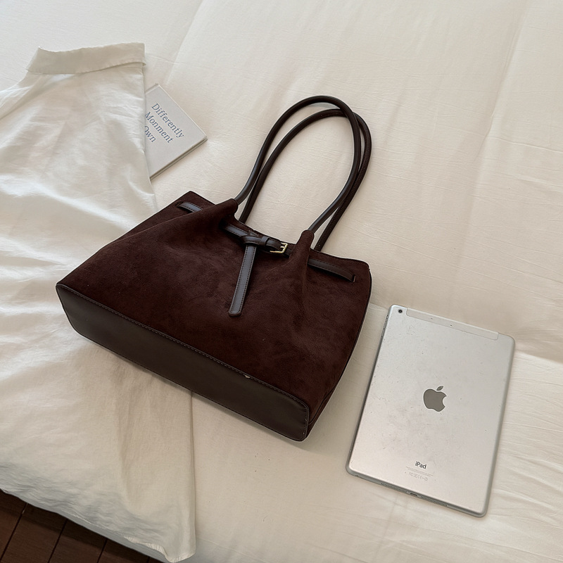 Sac Cabas Femme En Daim Uni Style Old Money Image3