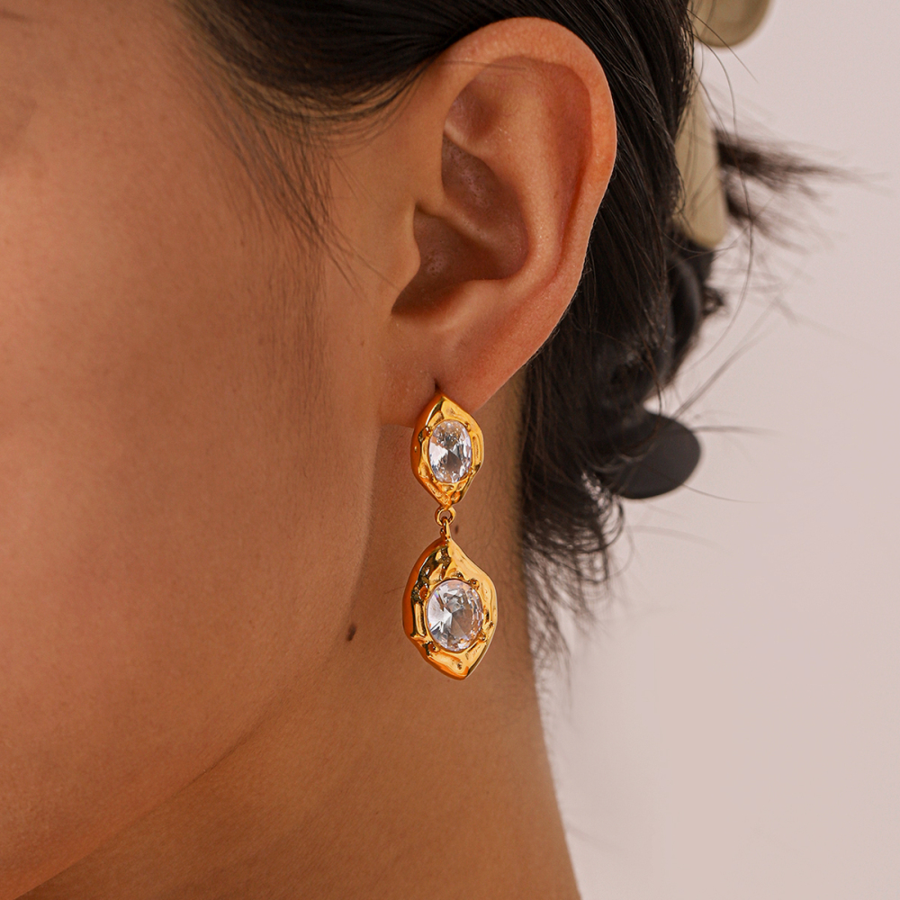 Boucles D'Oreilles Puces Pour Femmes Simple Series Daily Droplet En Acier Inoxydable Étanche Couleur Or Et Zircon h5Image3