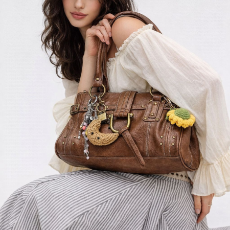 Sacs À Main Carrés Pour Femmes, Style Streetwear, En Pu De Qualité Supérieure, Avec Rivets Et Détails Métalliques Cloutés. 2