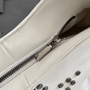 Sac Bandoulière Femme Style Décontracté Avec Rivets En Forme D'Étoile, En Pu, Orné De Détails Métalliques Et De Clous. h5 Image5