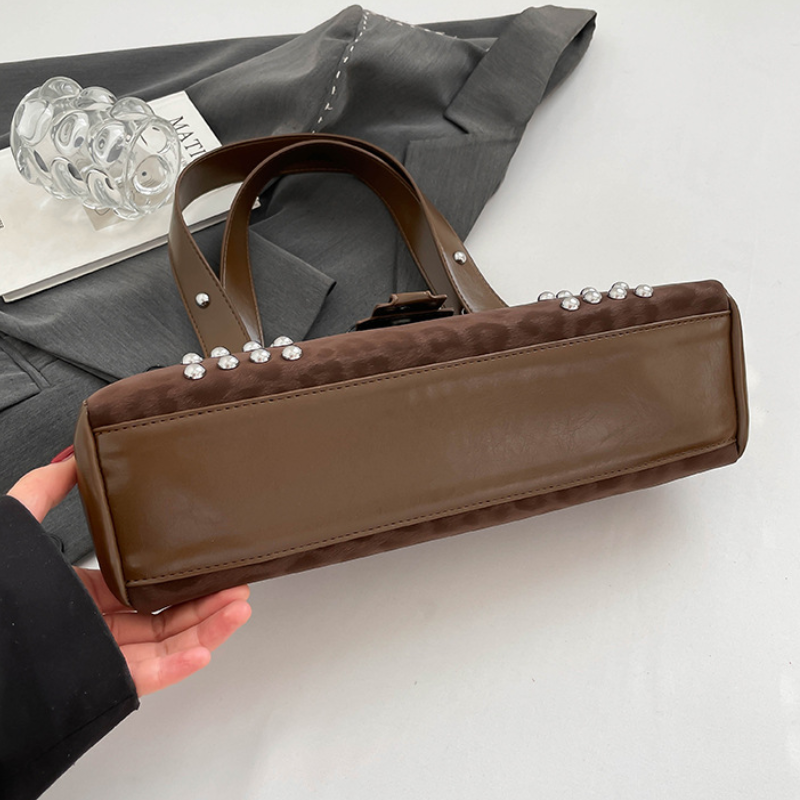 Sacs À Bandoulière Carrés Pour Femmes En Pu À Rivets Et Imprimé Léopard Clouté, Style Streetwear Image9