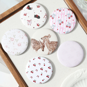 Broches En Fer À Nœud Papillon Quotidien Simple, Motif Cerise, Série Dessin Animé h5 Image4