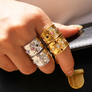 Bague Romantique Rétro À Motif Martelé, Forme Géométrique, En Acier Inoxydable Étanche, Couleur Or, Zircon. h5 Image4