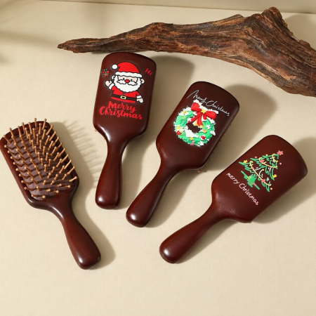 Peignes En Bois De Noël Mignons De La Série Simple