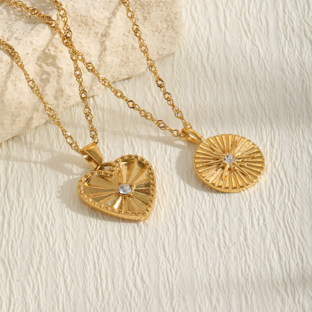 Colliers Pendentifs Pour Femmes En Forme De Cœur Simple, En Acier Inoxydable Étanche, Couleur Or Et Zircon. 2