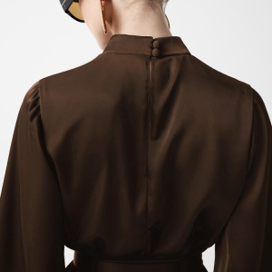 Chemisiers Et Chemises Élégants Unis À Nouer Et Coupe Ajustée h5 Image4