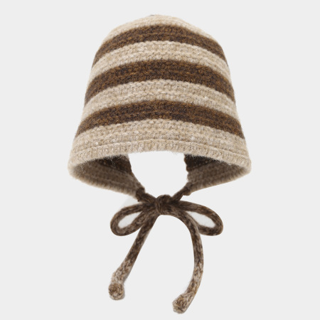 Chapeau À Oreillettes En Polyester Tissé, Rayures Et Nœud Papillon, Couleurs Mélangées, Collection Simple Series.