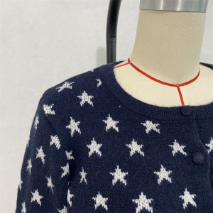 Cardigan Droit En Maille À Motif Géométrique Décontracté Et Boutons De Noël h5 Image5