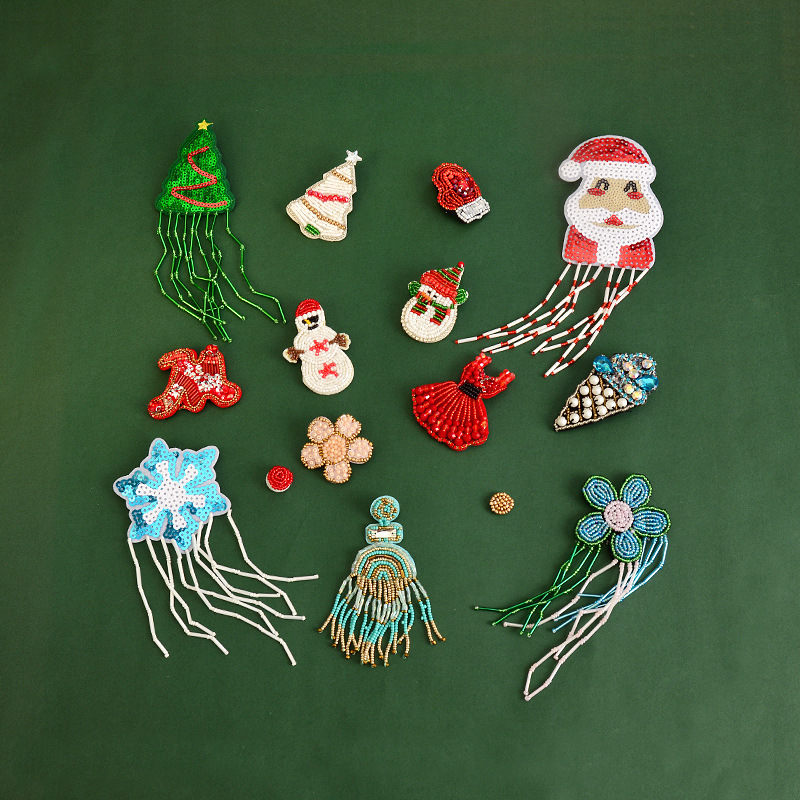 Broches Ethniques Mignonnes De Noël À Pompons Et Perles Tissées En Rocaille Faites À La Main Image4