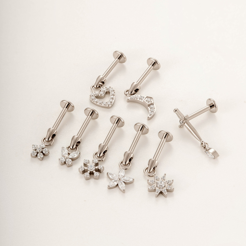 Boucles D'Oreilles Piercing Pour Femme, En Titane Et Zircon, Ornées D'Une Délicate Fleur (1 Pièce). Image3