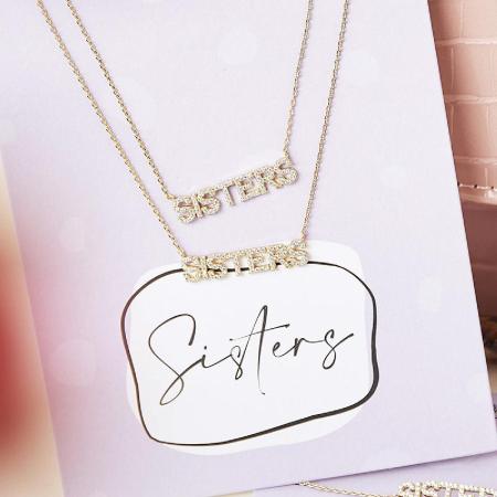 Ensemble de colliers Sisters
