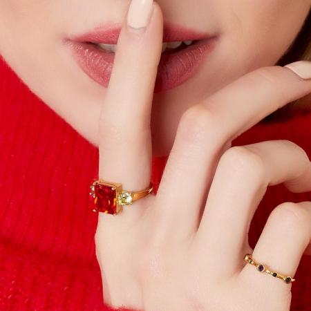 Bague de déclaration avec grosse pierre de zircon